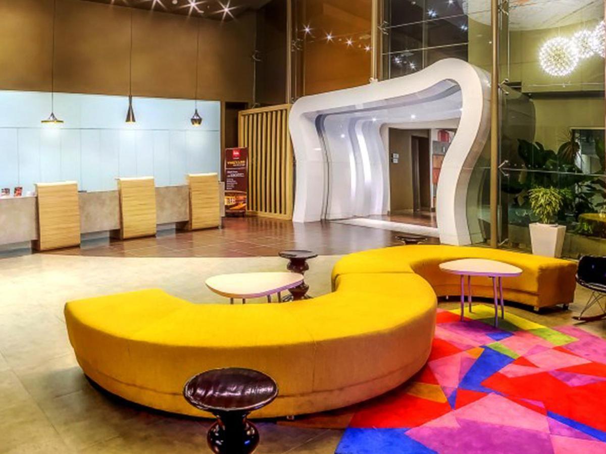 Ibis Padang Hotel Екстериор снимка