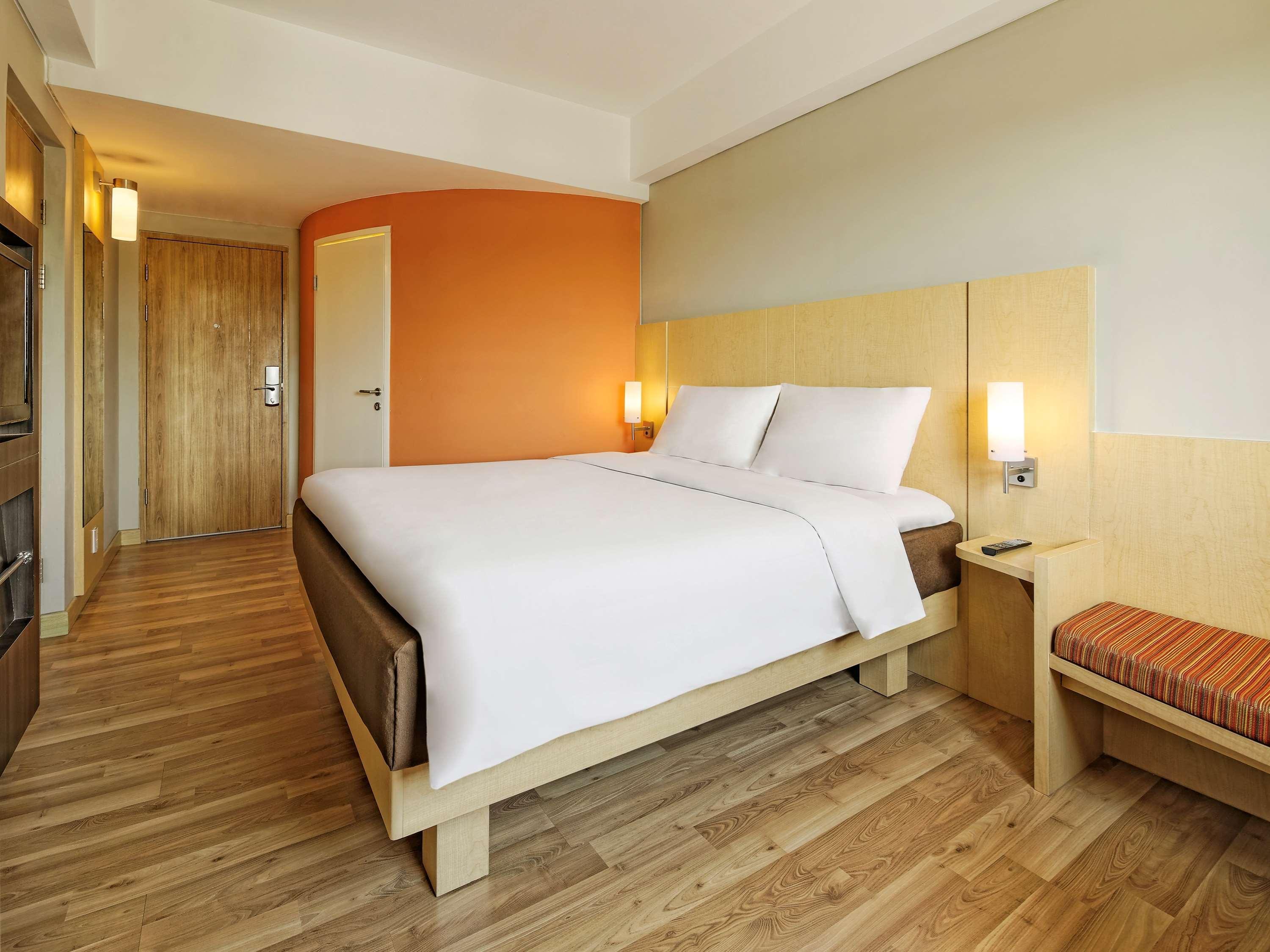 Ibis Padang Hotel Екстериор снимка