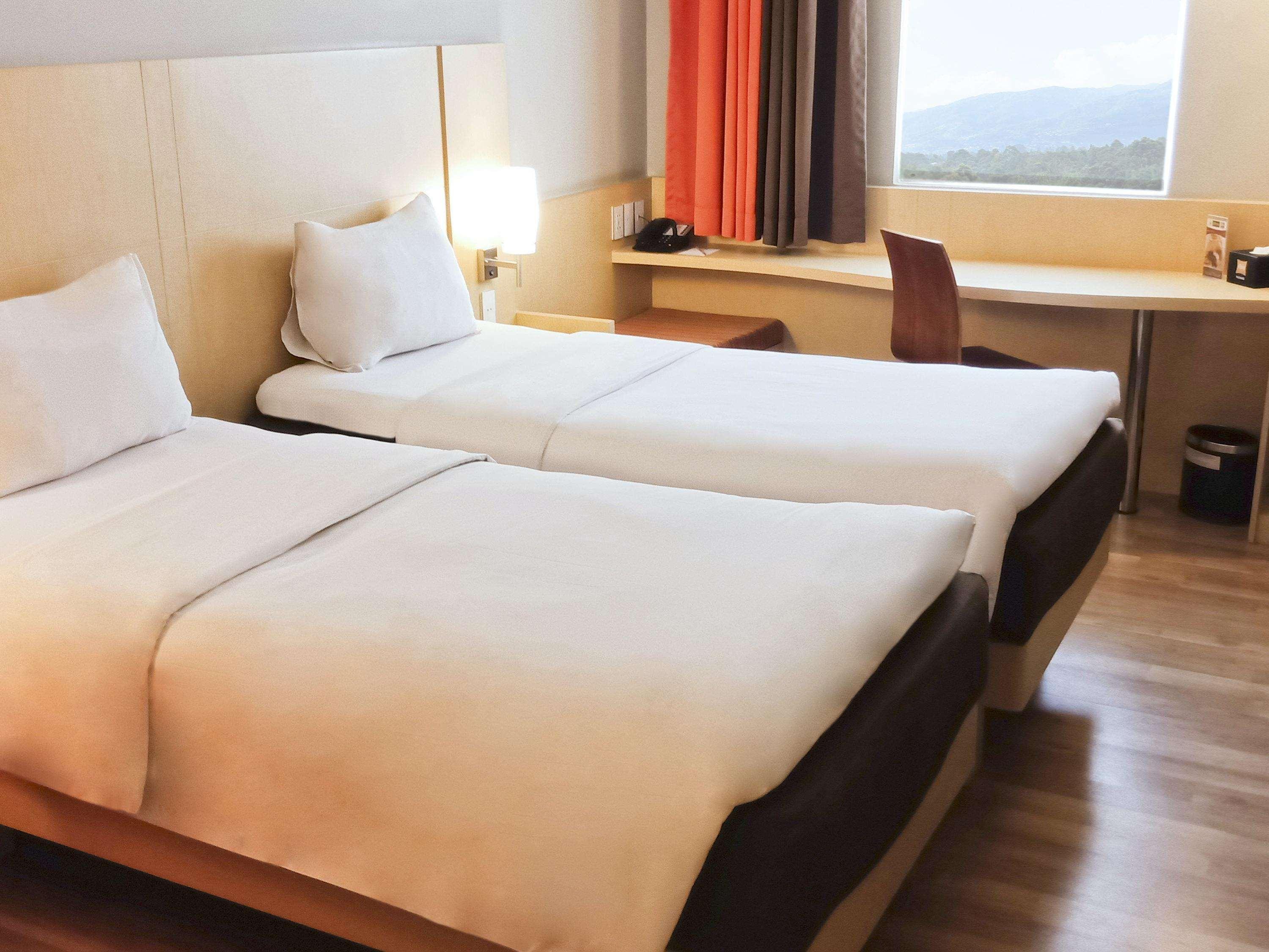 Ibis Padang Hotel Екстериор снимка