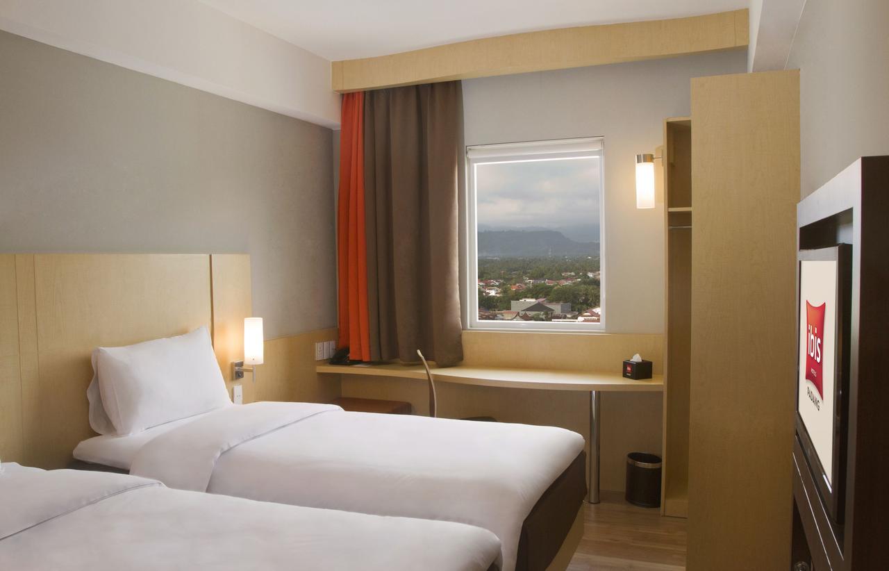 Ibis Padang Hotel Екстериор снимка