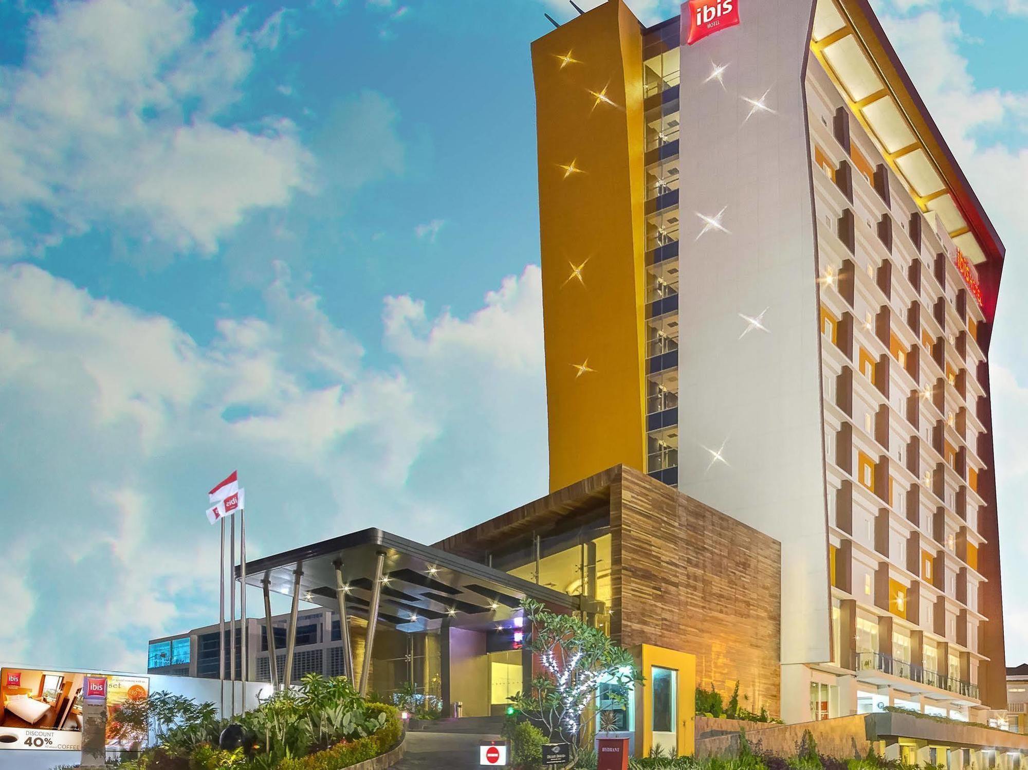 Ibis Padang Hotel Екстериор снимка
